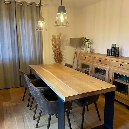 Joli Avec Terrasse La Cigale 6 A 8 Personnes *