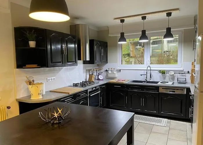 Joli Avec Terrasse La Cigale 6 A 8 Personnes